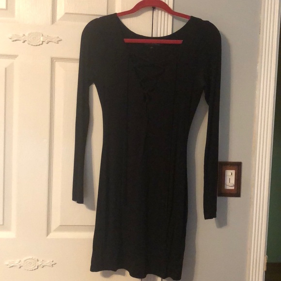 Lulu’s Black dress - Picture 2 of 5